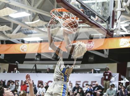 Thumbnail 1 in San Ysidro vs. Christopher Columbus (Spalding Hoophall Classic) photogallery.