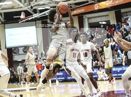 Thumbnail 2 in San Ysidro vs. Christopher Columbus (Spalding Hoophall Classic) photogallery.