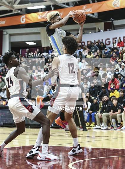 Thumbnail 3 in San Ysidro vs. Christopher Columbus (Spalding Hoophall Classic) photogallery.