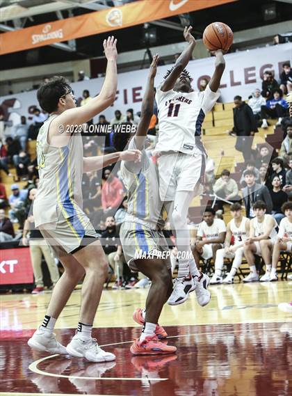 Thumbnail 2 in San Ysidro vs. Christopher Columbus (Spalding Hoophall Classic) photogallery.