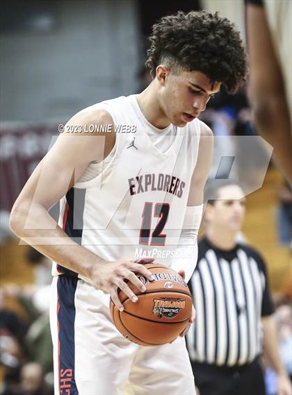 Thumbnail 1 in San Ysidro vs. Christopher Columbus (Spalding Hoophall Classic) photogallery.