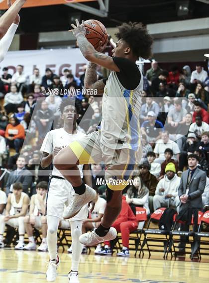 Thumbnail 3 in San Ysidro vs. Christopher Columbus (Spalding Hoophall Classic) photogallery.