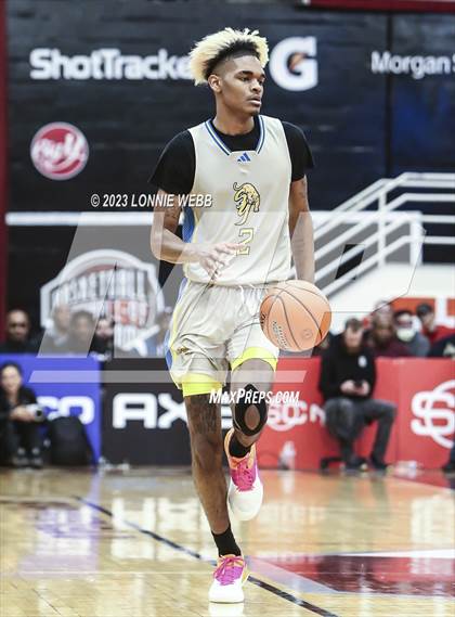 Thumbnail 3 in San Ysidro vs. Christopher Columbus (Spalding Hoophall Classic) photogallery.