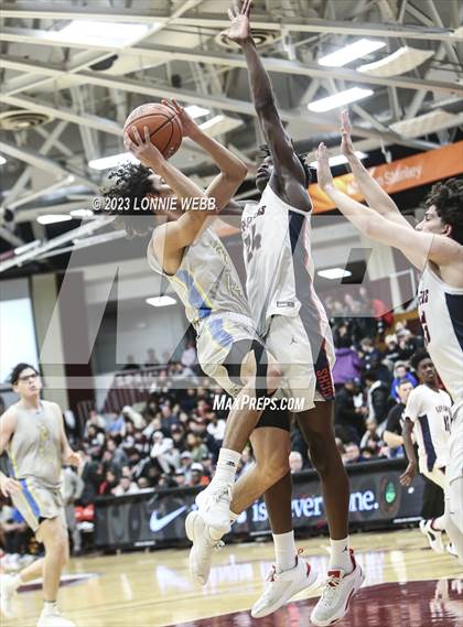Thumbnail 3 in San Ysidro vs. Christopher Columbus (Spalding Hoophall Classic) photogallery.