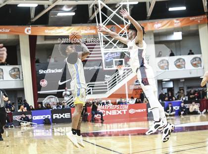 Thumbnail 2 in San Ysidro vs. Christopher Columbus (Spalding Hoophall Classic) photogallery.