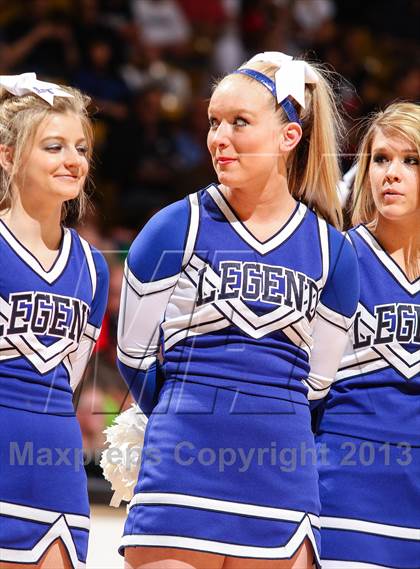 Thumbnail 3 in Denver East vs. Legend (CHSAA 5A Final Four) photogallery.