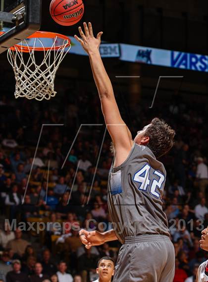 Thumbnail 1 in Denver East vs. Legend (CHSAA 5A Final Four) photogallery.