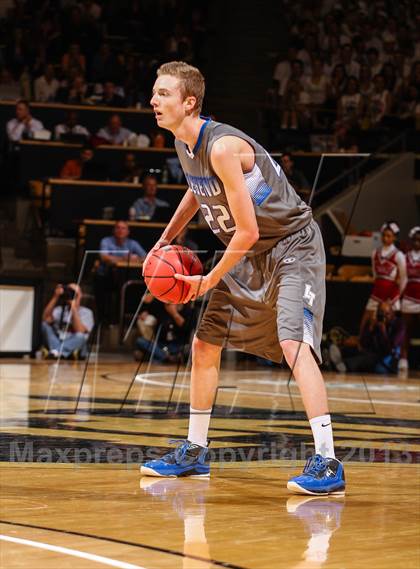 Thumbnail 3 in Denver East vs. Legend (CHSAA 5A Final Four) photogallery.