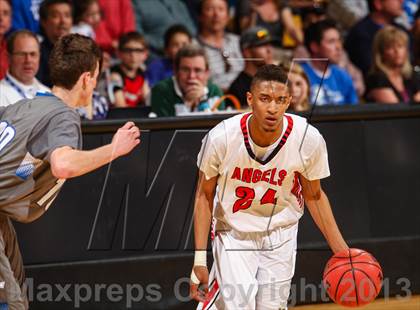 Thumbnail 3 in Denver East vs. Legend (CHSAA 5A Final Four) photogallery.