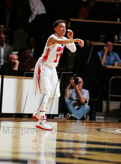 Thumbnail 3 in Denver East vs. Legend (CHSAA 5A Final Four) photogallery.