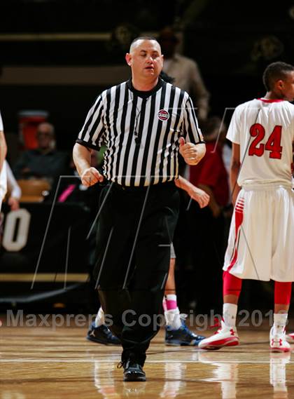 Thumbnail 3 in Denver East vs. Legend (CHSAA 5A Final Four) photogallery.