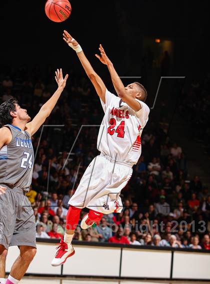 Thumbnail 2 in Denver East vs. Legend (CHSAA 5A Final Four) photogallery.
