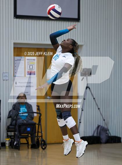 Thumbnail 3 in Lincoln Park Academy vs Jensen Beach (East Coast Challenge) photogallery.