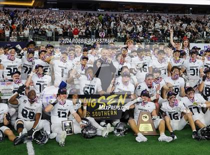 Thumbnail 3 in Southlake Carroll vs. Vandegrift (UIL 6A Division II Final Medal Ceremony) photogallery.
