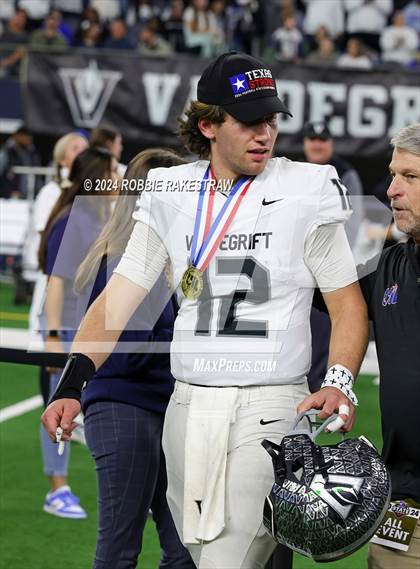Thumbnail 1 in Southlake Carroll vs. Vandegrift (UIL 6A Division II Final Medal Ceremony) photogallery.