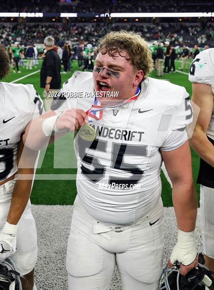 Thumbnail 2 in Southlake Carroll vs. Vandegrift (UIL 6A Division II Final Medal Ceremony) photogallery.