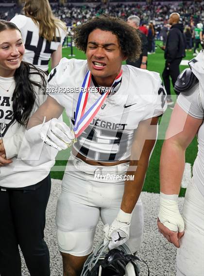 Thumbnail 3 in Southlake Carroll vs. Vandegrift (UIL 6A Division II Final Medal Ceremony) photogallery.