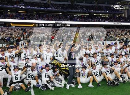 Thumbnail 1 in Southlake Carroll vs. Vandegrift (UIL 6A Division II Final Medal Ceremony) photogallery.