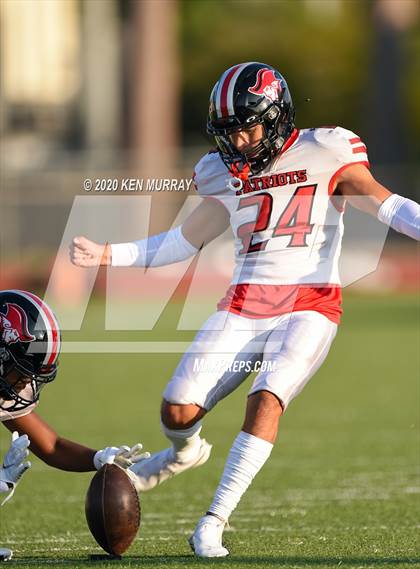 Thumbnail 3 in Goose Creek Memorial vs. Klein Forest photogallery.
