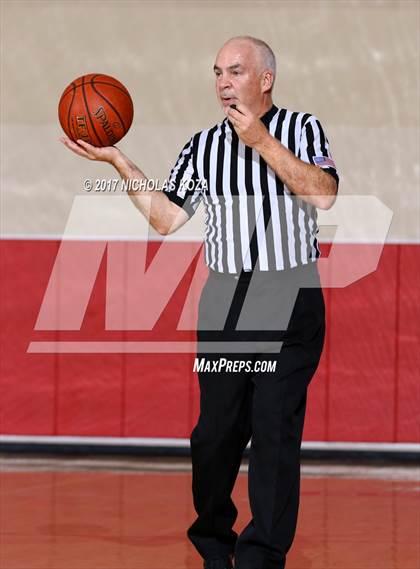 Thumbnail 1 in Oak Park vs. St. Anthony (Ryse Williams/Pac Shores Tournament) photogallery.