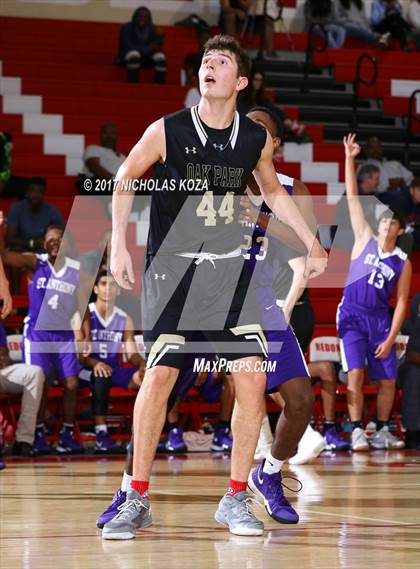 Thumbnail 2 in Oak Park vs. St. Anthony (Ryse Williams/Pac Shores Tournament) photogallery.