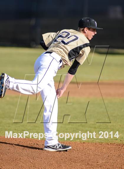 Thumbnail 2 in Rowlett vs Plano East (Highland Park Scotland Yard Classic) photogallery.