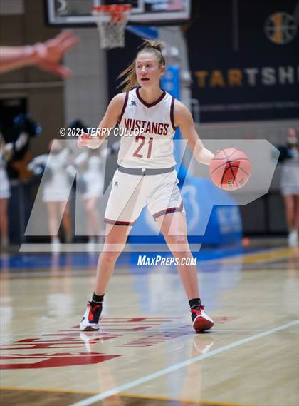 Thumbnail 1 in Lone Peak vs. Herriman (UHSAA 6A Semifinal) photogallery.