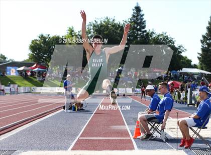 Thumbnail 3 in CIF State Track and Field (Boys) photogallery.