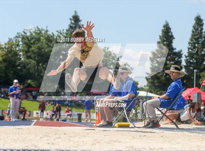 Thumbnail 3 in CIF State Track and Field (Boys) photogallery.