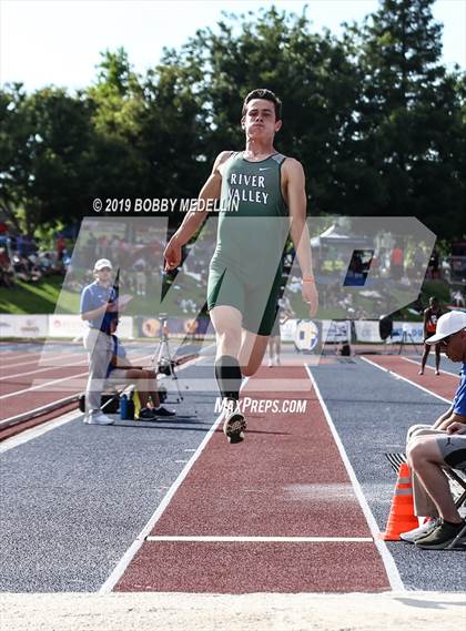 Thumbnail 2 in CIF State Track and Field (Boys) photogallery.