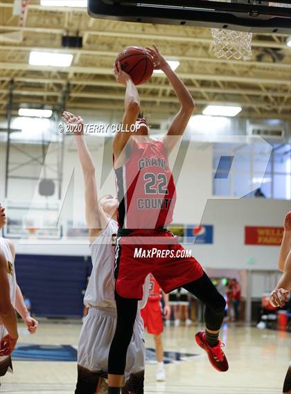 Thumbnail 1 in Grand County vs. Emery (UHSAA 3A 2nd Round Playoff) photogallery.