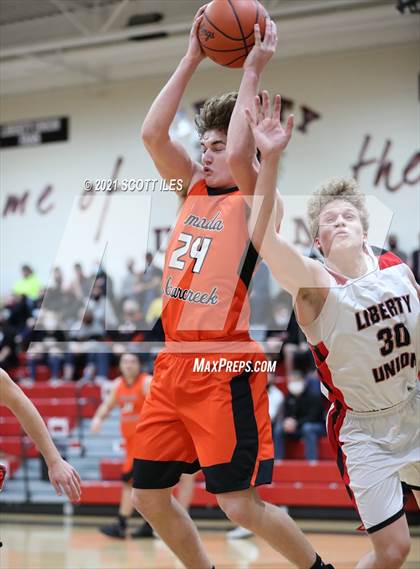 Thumbnail 3 in Amanda-Clearcreek vs Liberty Union (OHSAA D3 Sectional Playoff) photogallery.