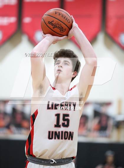 Thumbnail 1 in Amanda-Clearcreek vs Liberty Union (OHSAA D3 Sectional Playoff) photogallery.