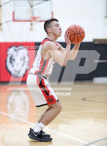 Thumbnail 2 in Amanda-Clearcreek vs Liberty Union (OHSAA D3 Sectional Playoff) photogallery.