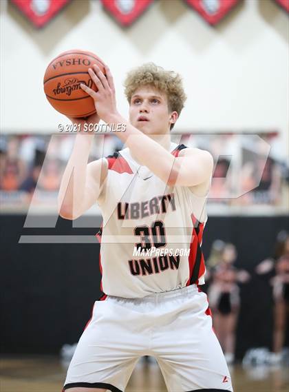 Thumbnail 1 in Amanda-Clearcreek vs Liberty Union (OHSAA D3 Sectional Playoff) photogallery.