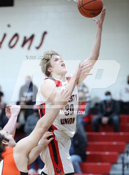 Thumbnail 3 in Amanda-Clearcreek vs Liberty Union (OHSAA D3 Sectional Playoff) photogallery.