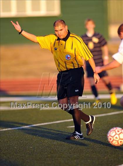 Thumbnail 3 in Highland Park vs Northwest (Little Elm Invitational) photogallery.