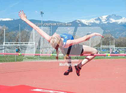 Thumbnail 2 in Doherty Spartan Invitational photogallery.