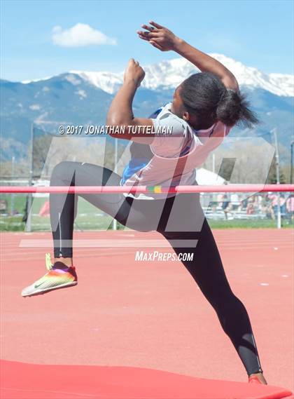 Thumbnail 2 in Doherty Spartan Invitational photogallery.