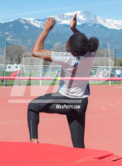 Thumbnail 2 in Doherty Spartan Invitational photogallery.