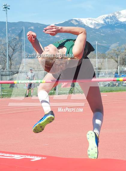 Thumbnail 2 in Doherty Spartan Invitational photogallery.