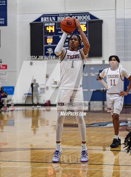 Thumbnail 2 in Silsbee vs Wheatley (UIL 4A Reg III Semifinal) photogallery.