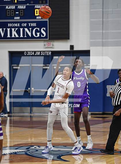 Thumbnail 2 in Silsbee vs Wheatley (UIL 4A Reg III Semifinal) photogallery.