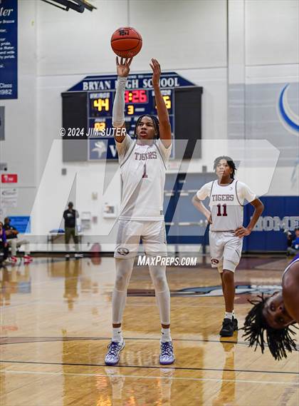 Thumbnail 3 in Silsbee vs Wheatley (UIL 4A Reg III Semifinal) photogallery.