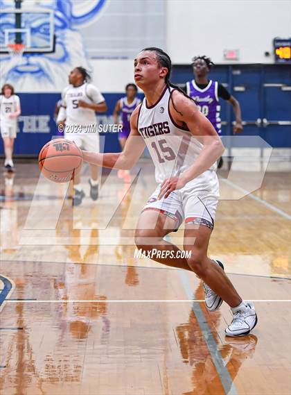 Thumbnail 1 in Silsbee vs Wheatley (UIL 4A Reg III Semifinal) photogallery.
