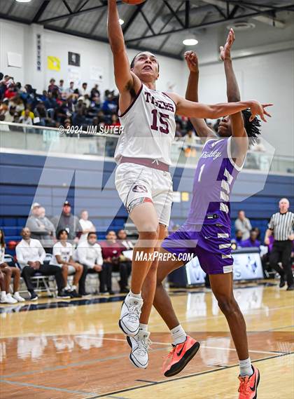 Thumbnail 1 in Silsbee vs Wheatley (UIL 4A Reg III Semifinal) photogallery.