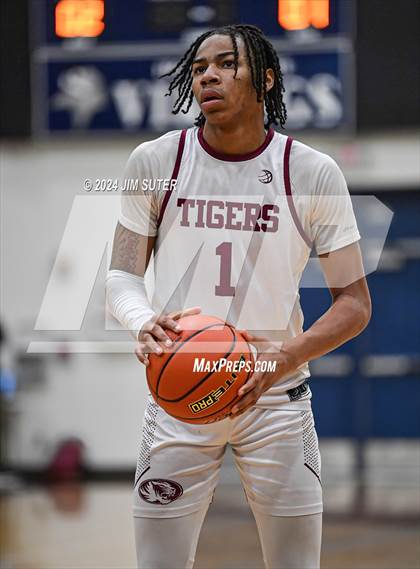 Thumbnail 2 in Silsbee vs Wheatley (UIL 4A Reg III Semifinal) photogallery.