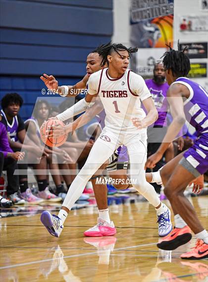 Thumbnail 1 in Silsbee vs Wheatley (UIL 4A Reg III Semifinal) photogallery.