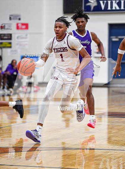 Thumbnail 1 in Silsbee vs Wheatley (UIL 4A Reg III Semifinal) photogallery.