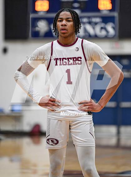 Thumbnail 3 in Silsbee vs Wheatley (UIL 4A Reg III Semifinal) photogallery.